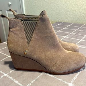 Tom’s wedge bootie. Women’s size 9.
